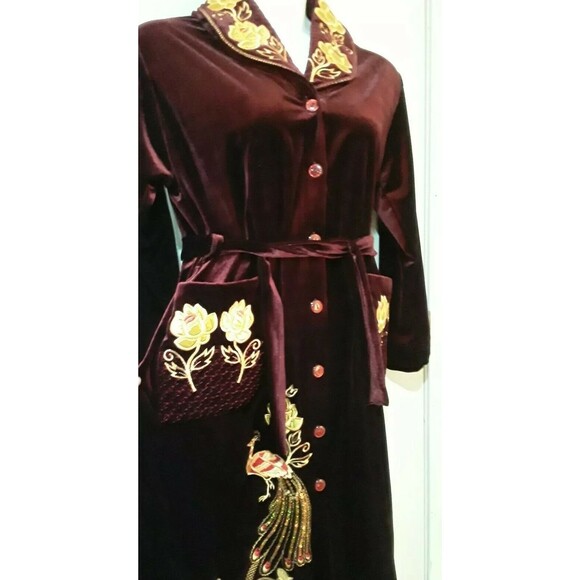 NWT Womens Robe Ornate Velvet Burgundy, Size L - Picture 1 of 11